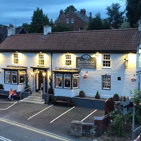 The Boathouse Wylam 호텔 외부 사진
