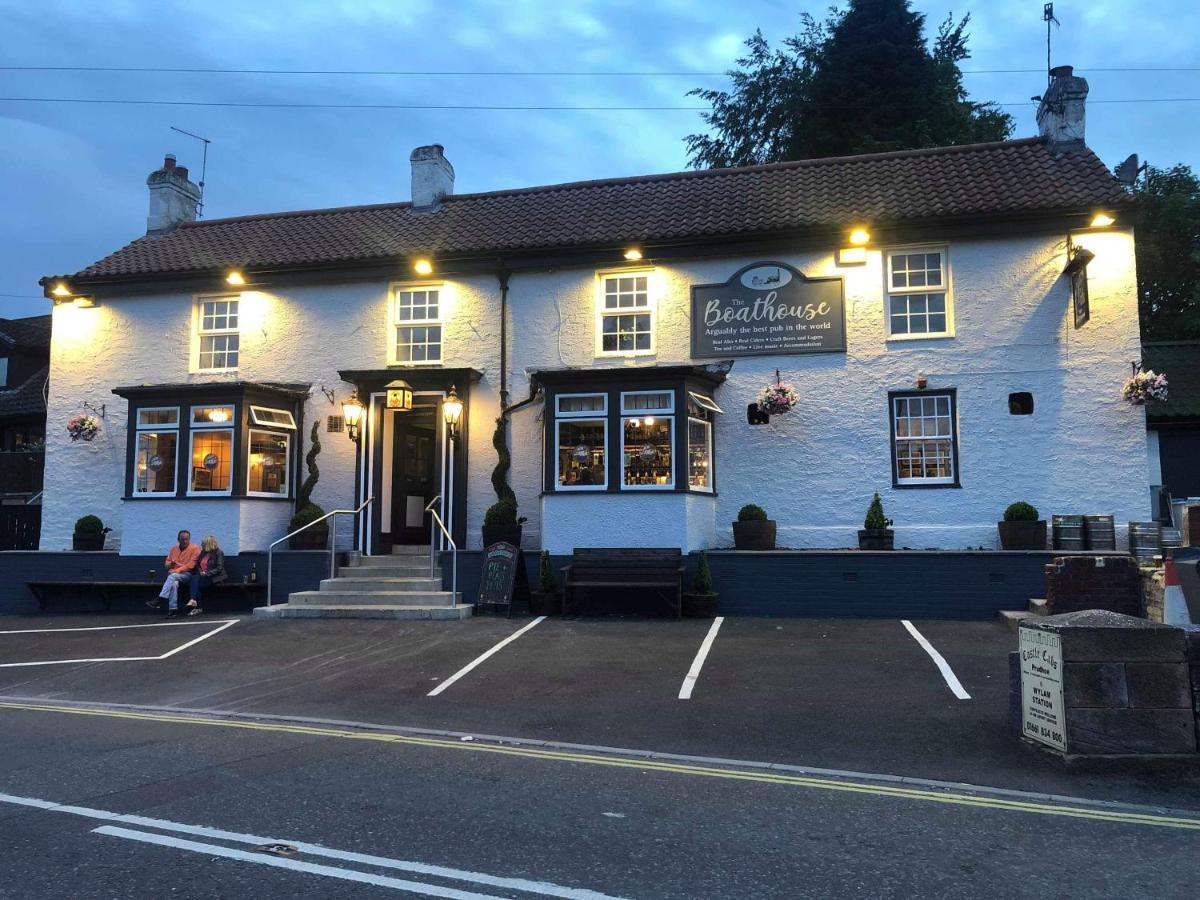 The Boathouse Wylam 호텔 외부 사진